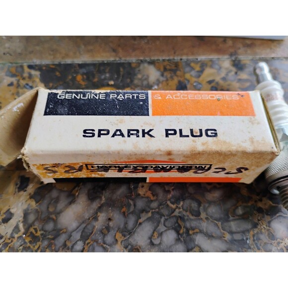 NOS Vintage OEM Harley Davidson Scrambler #5 Spark Plug 82807-58 Original Part - Picture 2 of 11